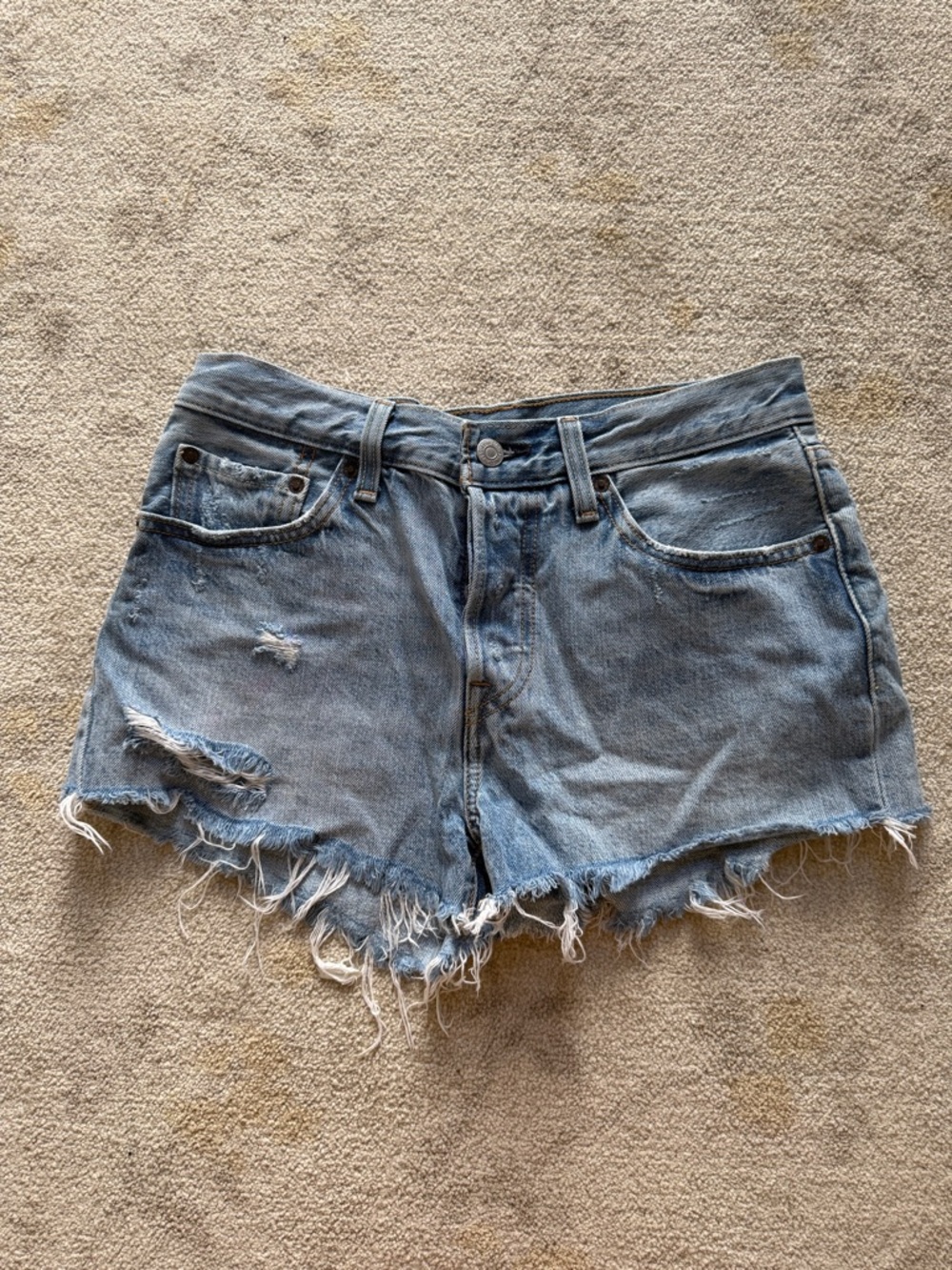 Levi’s cut off jean shorts